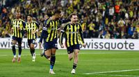 Fenerbahçe, con Edson Álvarez en la cancha, vence al Niza en la Europa League