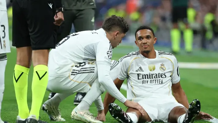 Alexander-Arnold abandona el Real Madrid vs Marsella por lesión
