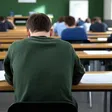 Mexicano hace examen de titulación con ayuda de lentes inteligentes, pero lo descubren