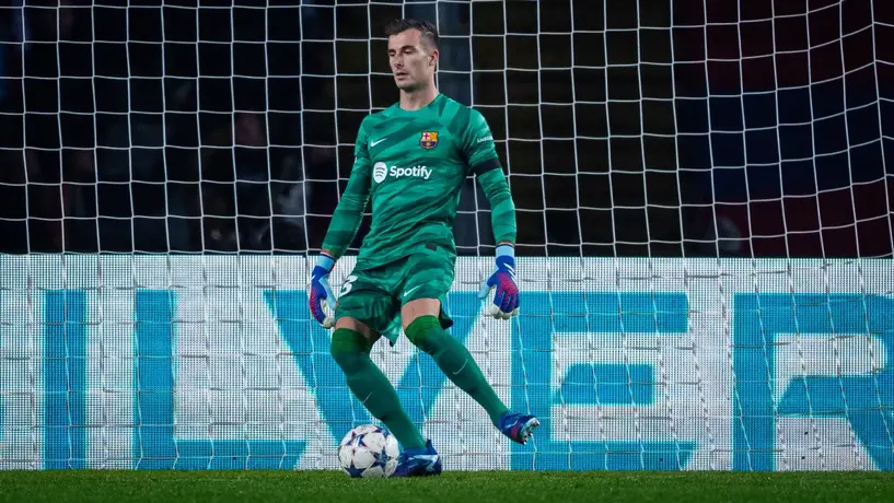 Barcelona confirma renovación y préstamo de Iñaki Peña; podrá inscribir a Szczęsny