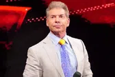 Estrellas de la WWE celebran el cumpleaños de Vince McMahon en fiesta privada