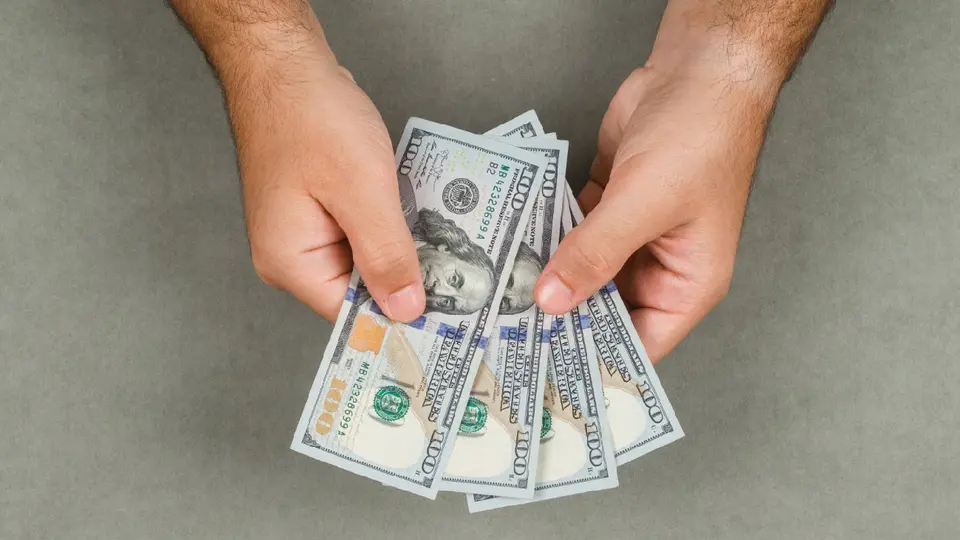¿Cambiarás dólares? El peso cierra estable este viernes 10 de octubre