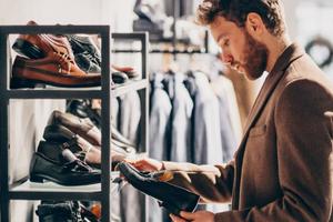 ¿Por qué el Gobierno prohíbe la importación de calzado? Te sorprenderá el motivo