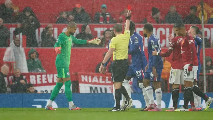 ¡Desastre en Old Trafford! Chelsea realiza tres cambios en 20 minutos ante Manchester United
