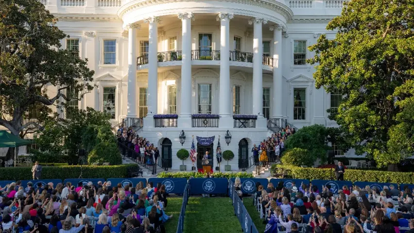 UFC: ¡Oficial! Habrá pelea en los jardínes de la Casa Blanca en 2026 | @ LaCasaBlanca46