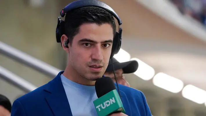 Andrés Vaca manda mensaje a sus detractores tras criticas a su narración en gol de Saint-Maximin