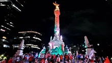 “Ciudad de los campeones” :Diablos Rojos del México abarrotaron el Ángel de Independencia