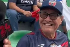 "Gracias a la pensión de AMLO”: Señor se vuelve viral por comprar la nueva camiseta del Atlante