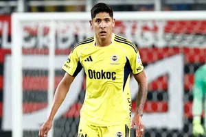 ¡Cerca del debut de ensueño! Edson Álvarez estuvo a punto de anotar en su primer partido con Fenerbahce