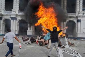 Nepal en crisis por bloqueo de redes sociales: primer ministro renunció