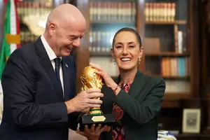 Claudia Sheinbaum recibe a Infantino en preparación para el Mundial 2026 en México