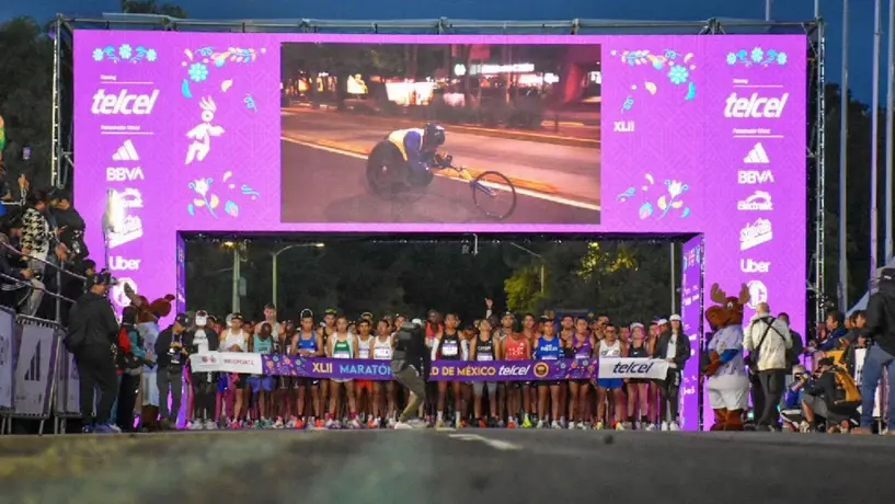 Sin récords y con accidentes concluye el XLII Maratón de la Ciudad de México