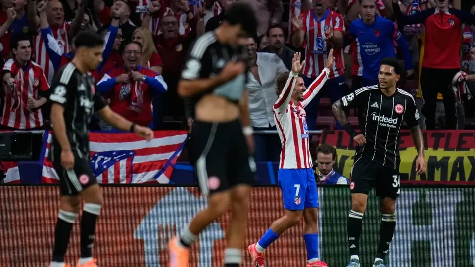Atlético de Madrid golea a Frankfurt en noche de ensueño para Griezmann