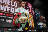 Canelo Álvarez llega a Las Vegas y responde críticas a su preparación rumbo a la pelea con Terence Crawford