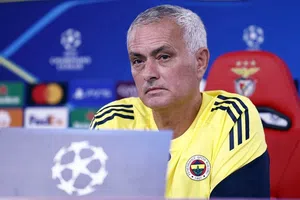 ¿Indirecta a Edson Álvarez? Mourinho critica a directiva de Fenerbahçe por mal trabajo con fichajes