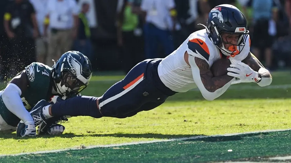 ¡Terminó el invicto! Broncos vence con dramatismo a Eagles de Philadelphia
