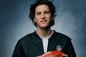 "Que chille": Robegrill debuta como analista de NFL y aficiones explota