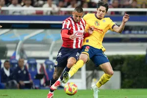 ¿América vs Chivas de Liga MX en USA? Santiago Baños suelta 'bomba' sobre el Clásico