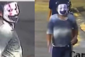 VIDEO: Captan a payaso acosando mujeres y robando cámara de seguridad en México