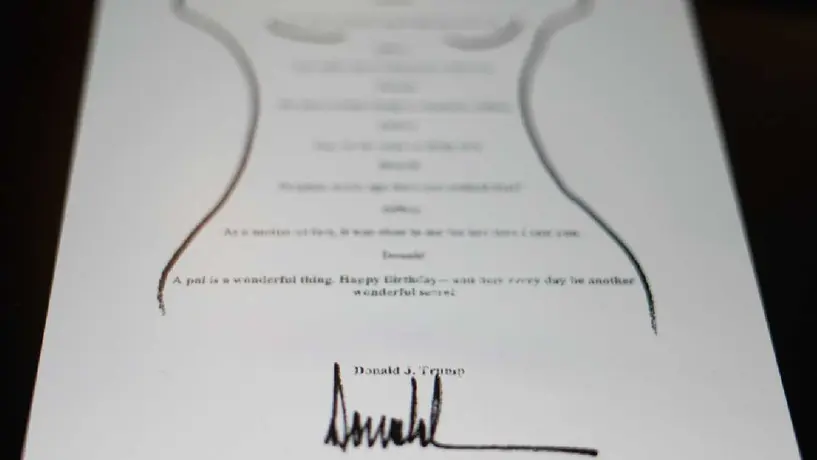 Revelan carta de cumpleaños de Trump a Jeffrey Epstein que incluye comprometedor dibujo de mujer