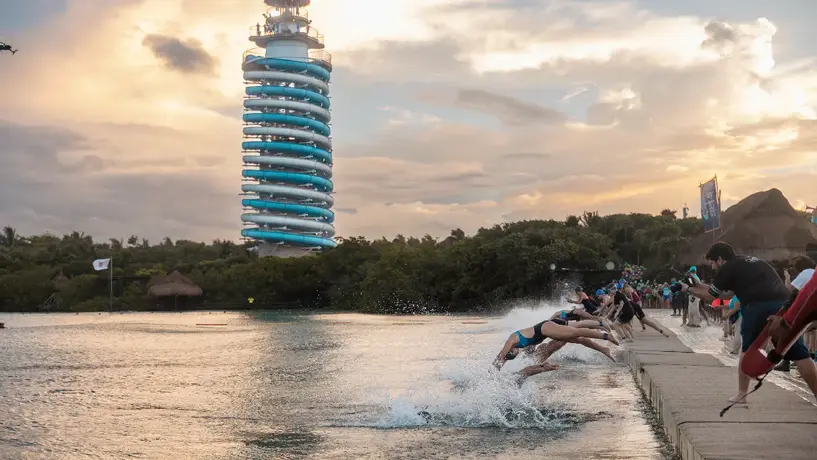 Triatlón Xel-Há 2025 confirma a Crisanto Grajales para su 15to aniversario