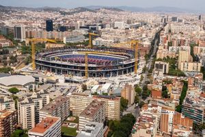 La Guardia Urbana detuvo las obras en el Camp Nou tras operar sin licencia