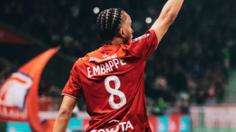 ¡Del amor al odio! Kylian Mbappé celebra el gol que se hermano metió ante el PSG