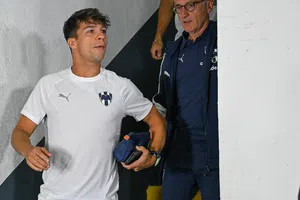 Óliver Torres llena de elogios a Anthony Martial: "viene a sumar"