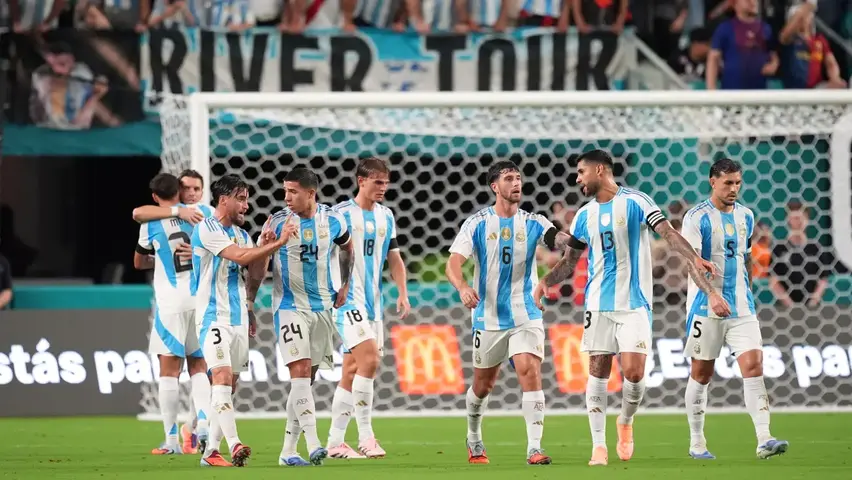 Argentina vence a Venezuela sin Lionel Messi en la cancha | AP