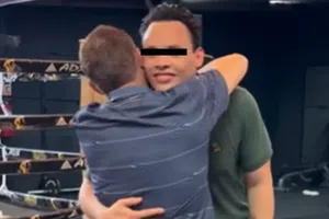 El emotivo reencuentro entre Julio César Chávez y su hijo