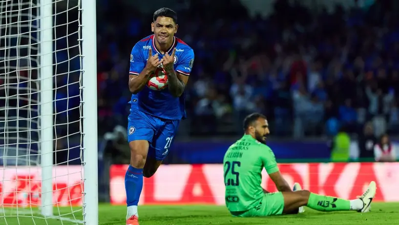 Gabriel Fernández responde con goles y es clave en el Cruz Azul de Larcamón