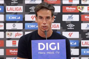 Entrenador del Rayo Vallecano ataca al VAR: "Despista a todos"