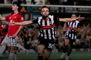 Manchester United queda eliminado de Carabao Cup contra Grimsby, equipo de cuarta división