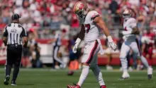 Nick Bosa de los 49ers sale lesionado ante Cardinals y manda señal de desaprobacion a la tribuna