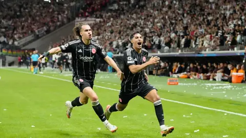 ¡Una manita! Frankfurt goleó a Galatasaray en su debut en Champions