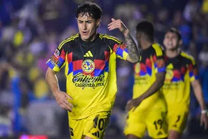 ¡A lo Messi! Golazo de Alejandro Zendejas ante Pumas para confirmar la goleada