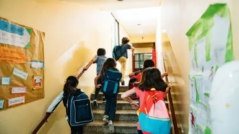 SEP regreso a clases 2025: ¿Cuánto deben pesar las mochilas de los estudiantes?