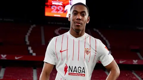 Anthony Martial supera las pruebas físicas y está cada vez más cerca de Rayados