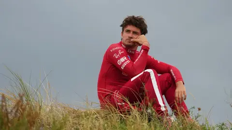 ¡Otro abandono! Leclerc y Antonelli sufren fuerte choque que deja fuera al monegasco