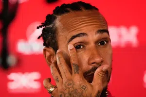 Lewis Hamilton al borde del llanto tras quedar eliminado en la Q2 del GP de Azerbaiyán