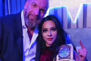 El emotivo momento de Triple H y Stephanie Vaquer tras conquistar el Campeonato Mundial Femenino