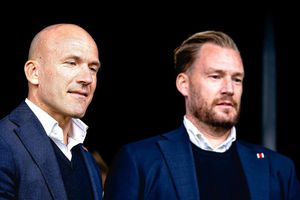 Ajax denuncia ataque a sus dirigentes por parte de aficionados de PSV