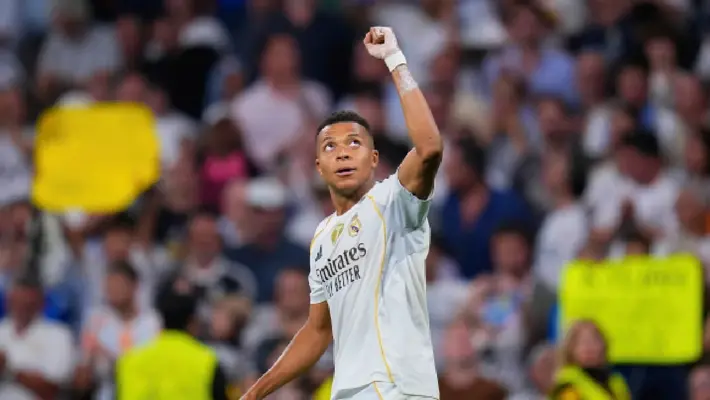 Real Madrid remonta y vence a Marsella con doblete de Mbappé