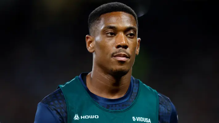 Afición de Rayados revienta a Anthony Martial tras goleada ante Toluca: "basta de contratar estrellitas"