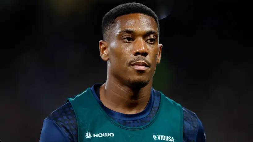 Afición de Rayados revienta a Anthony Martial tras goleada ante Toluca: "basta de contratar estrellitas"