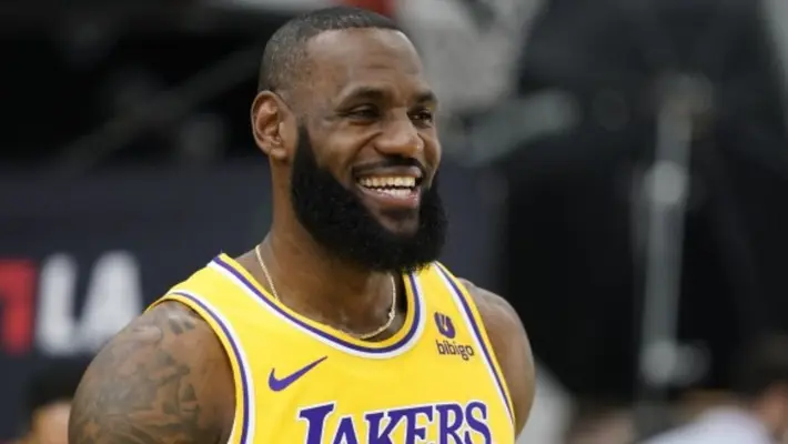 ¡Jugó con todos! LeBron James no se retira; "The Second Decision" fue un comercial