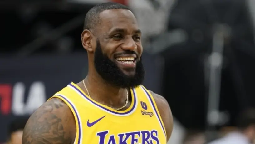 ¡Jugó con todos! LeBron James no se retira; "The Second Decision" fue un comercial