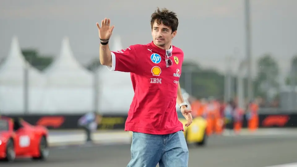 Charles Leclerc frustrado por el rendimiento de Ferrari: "Ni siquiera hemos mejorado"