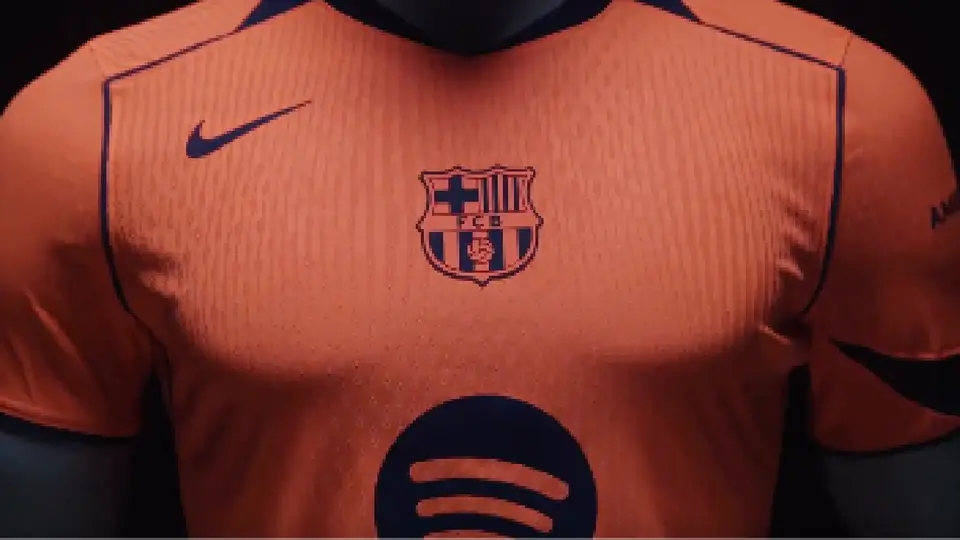 Barcelona presenta su tercer uniforme inspirada en el sextete de Guardiola