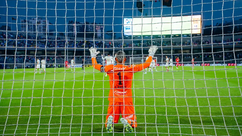 Rubén Duarte se sincera con Keylor Navas tras partidos con Pumas: “Marca la diferencia”